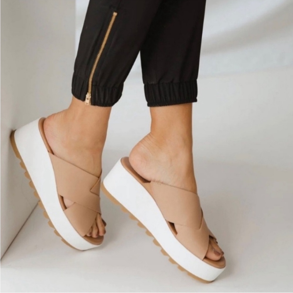 Sorel Women’s Cameron Flatform Mule SZ 9.5 Honest Beige/Sea‎ Sal, G 736